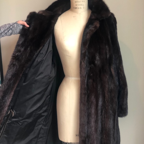 Chocolate 3/4 length mink coat - Picture 3 of 5